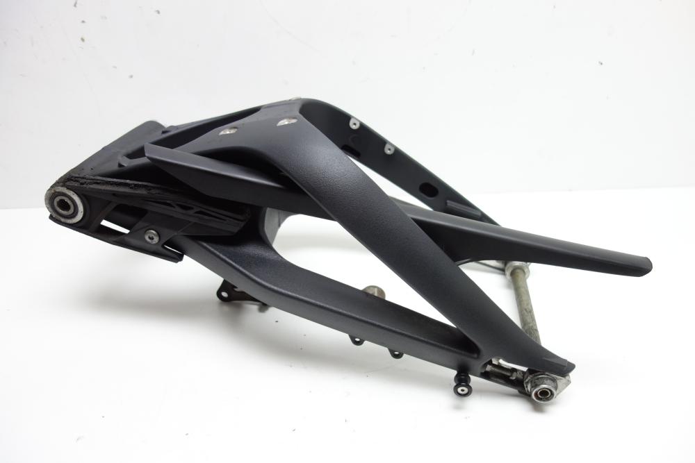 Triumph Street Triple 675 Schwinge