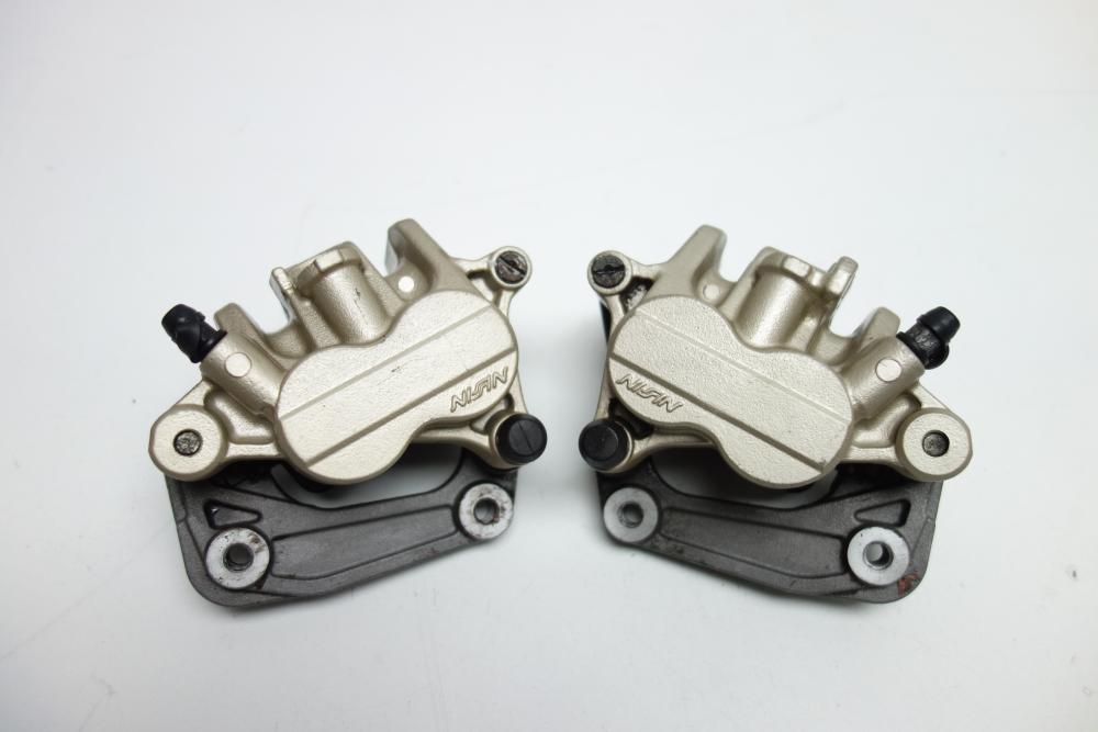Triumph Tiger 800 XC Bremssattel Bremszange vorne rechts links