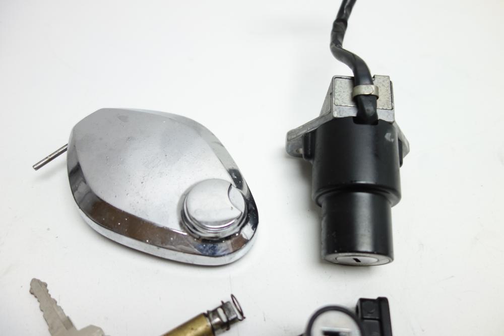 Preview: Kawasaki KZ 250 Schlosssatz Schloss Tankdeckel Lenkschloss