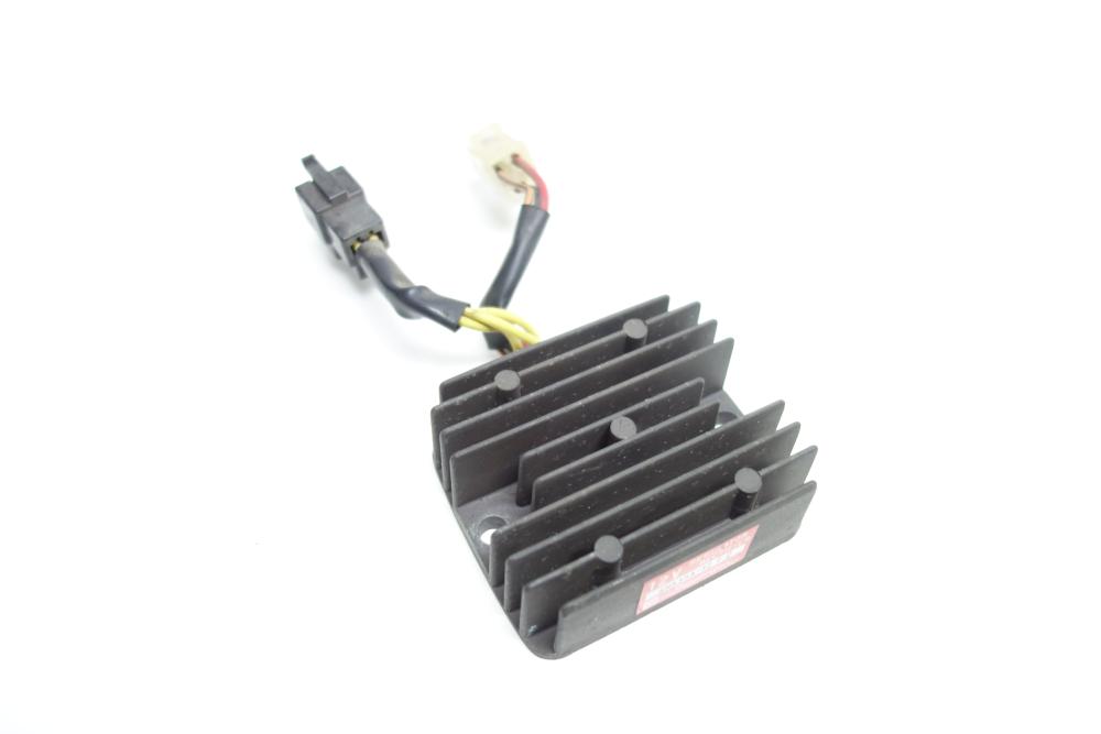 Suzuki LS 650 Savage Spannungsregler Gleichrichter