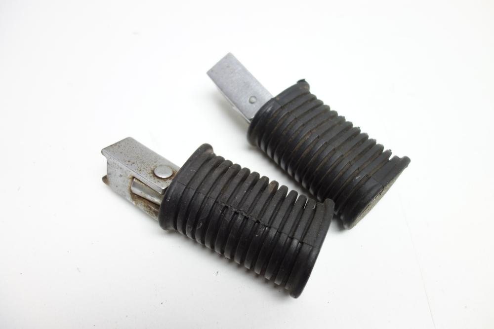 Preview: Suzuki LS 650 Savage Fußraste hinten Soziusfußraste rechts links