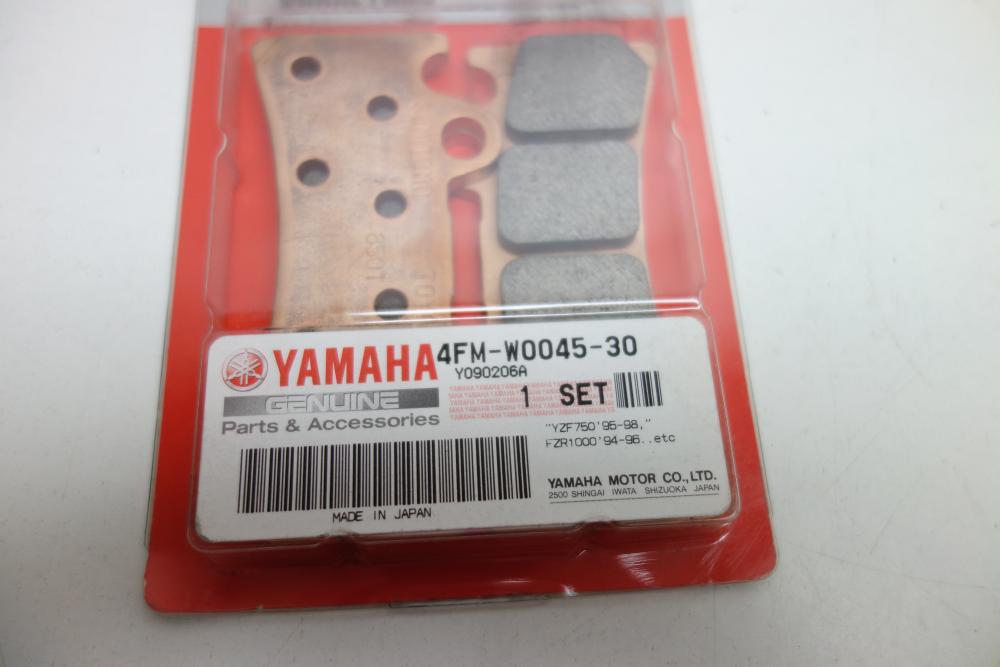 Preview: Yamaha YZF 750 Bremsbelag vorne 4FM-W0045-30 NEU #52#