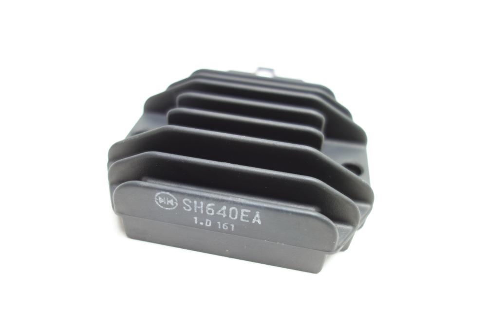 Preview: Yamaha YZF R125 Spannungsregler Gleichrichter 10-13 NEU #52#