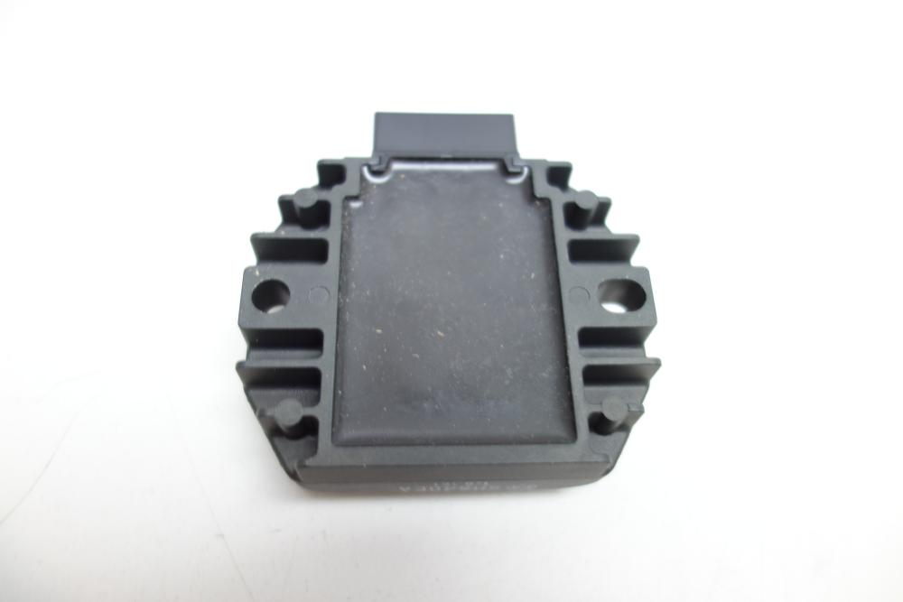 Preview: Yamaha YZF R125 Spannungsregler Gleichrichter 10-13 NEU #52#