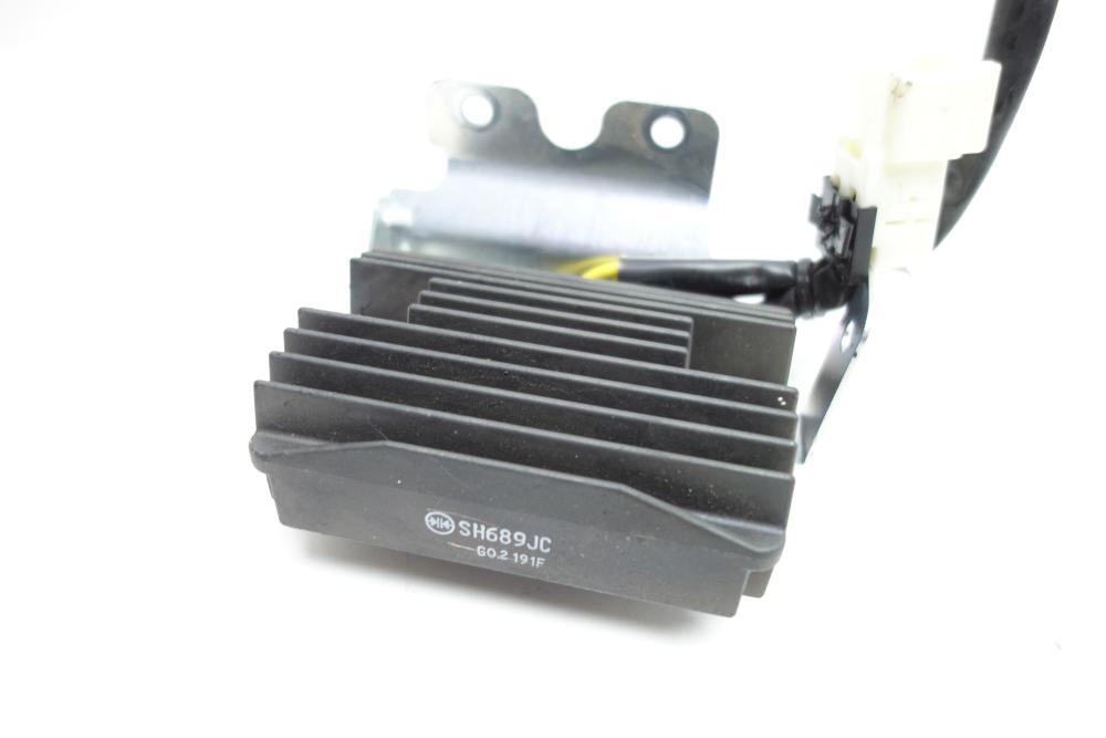 Preview: Vespa GTS 300 Spannungsregler Gleichrichter