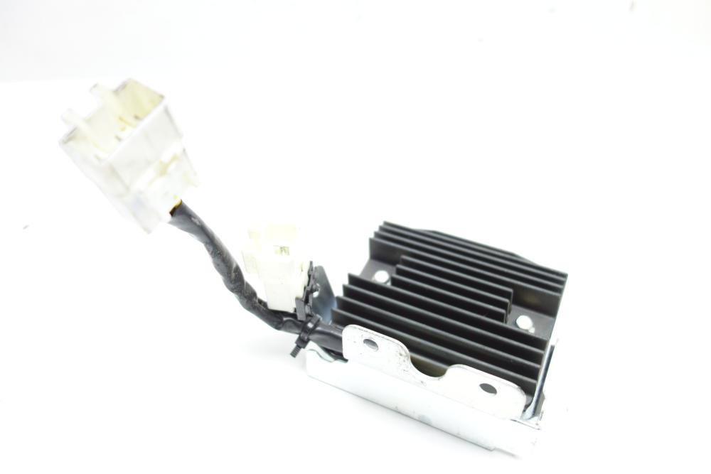 Preview: Vespa GTS 300 Spannungsregler Gleichrichter