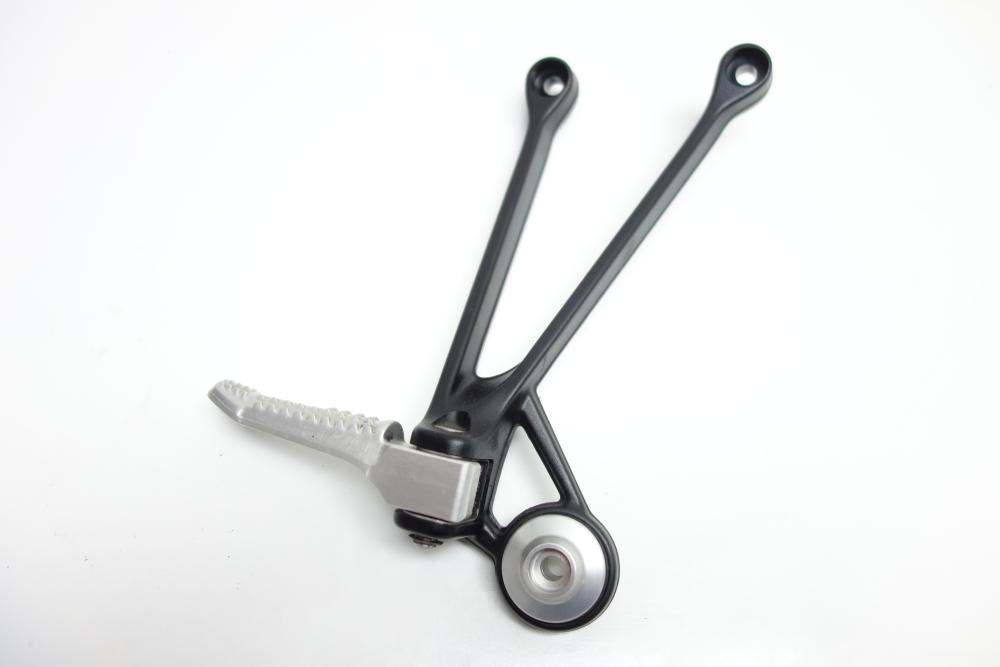 BMW S1000R S 1000 R Soziusfußrastenträger Soziusfußraste rechts