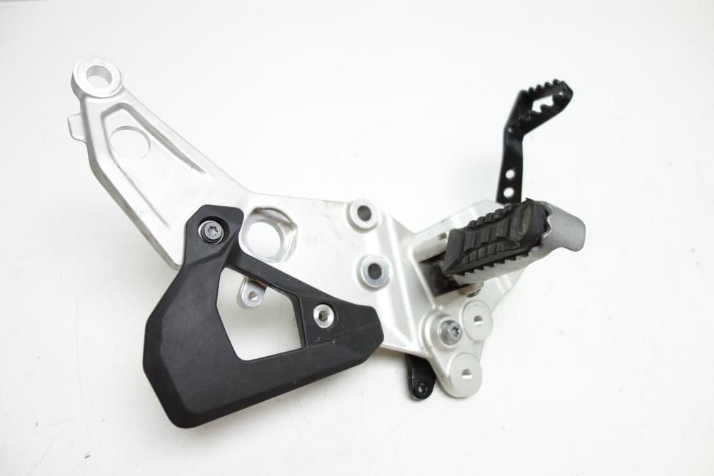 BMW F750GS F 750 850 GS Fußrastenträger rechts Bremspedal