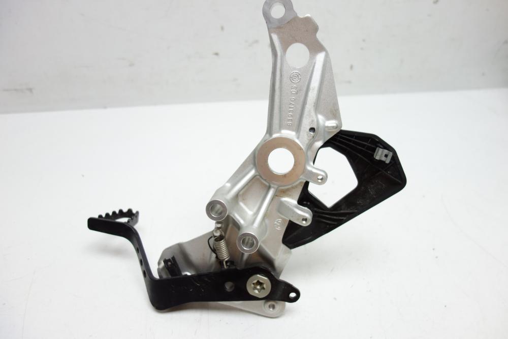 BMW F750GS F 750 850 GS Fußrastenträger rechts Bremspedal
