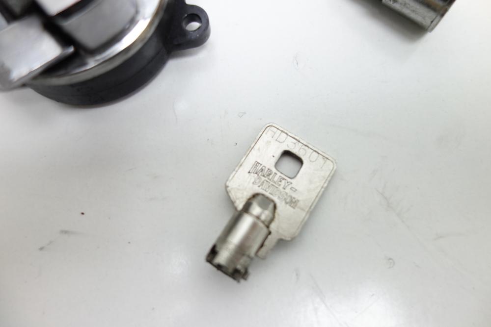 Preview: Harley Davidson 1450 Softail Schloss Schlosssatz