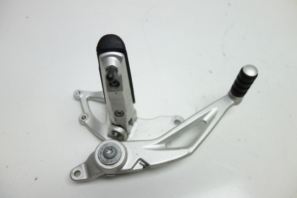 BMW R1200R R 1200 R Fahrerfußrastenanlage Fußraste rechts Bremse
