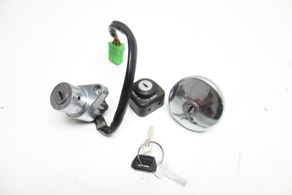 Suzuki LS 650 Savage Schloss Schlosssatz Tankdeckel