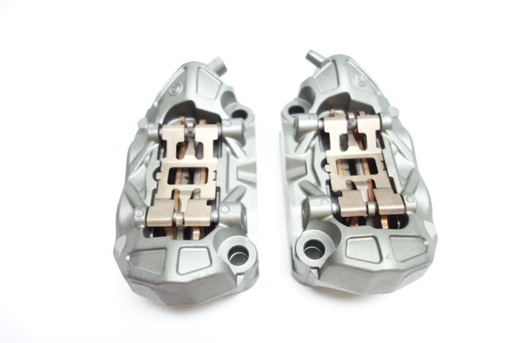 BMW R1300GS R 1300 GS Bremssattel Bremszange vorne rechts links