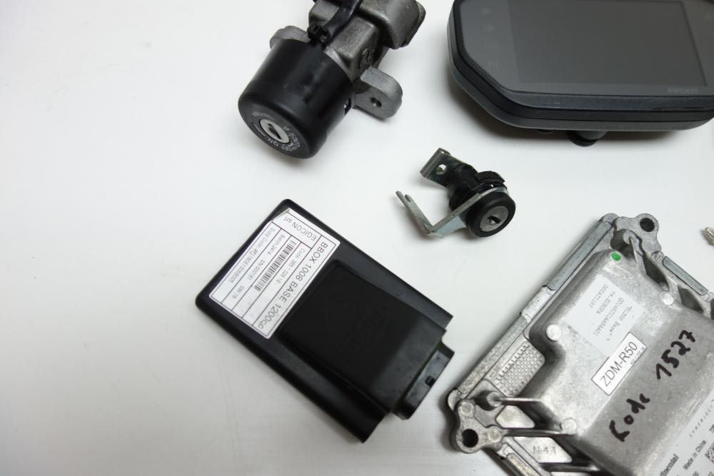 Preview: Ducati Monster 1200 Tacho Cockpit Schlosssatz Schloss CDI