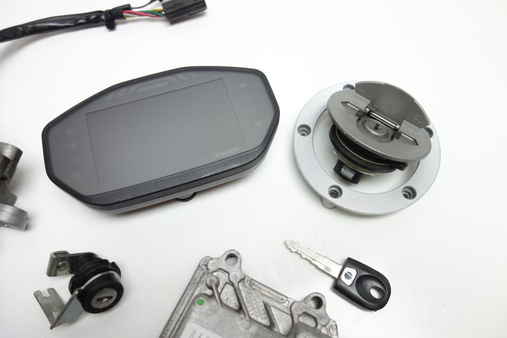 Ducati Monster 1200 Tacho Cockpit Schlosssatz Schloss CDI