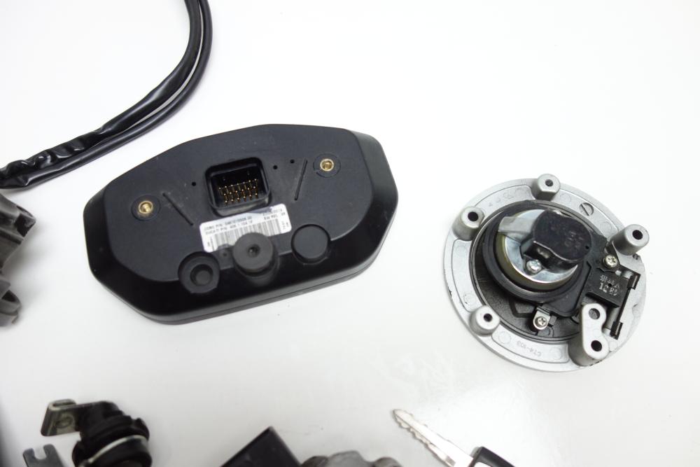 Ducati Monster 1200 Tacho Cockpit Schlosssatz Schloss CDI