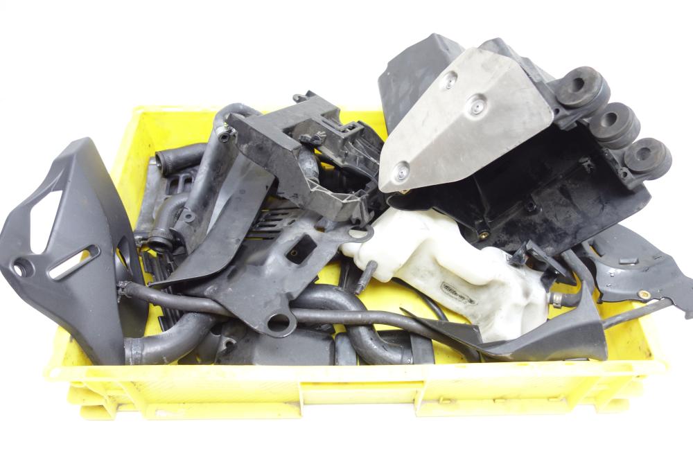 Ducati Monster 1200 Restteile Teile Blenden Kleinteile Cover