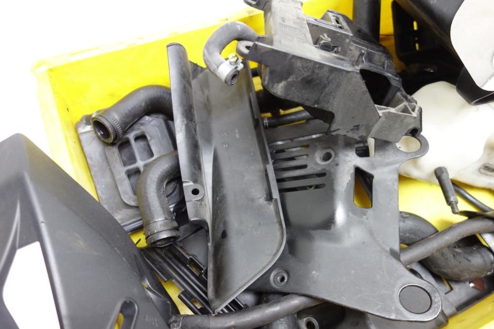 Preview: Ducati Monster 1200 Restteile Teile Blenden Kleinteile Cover