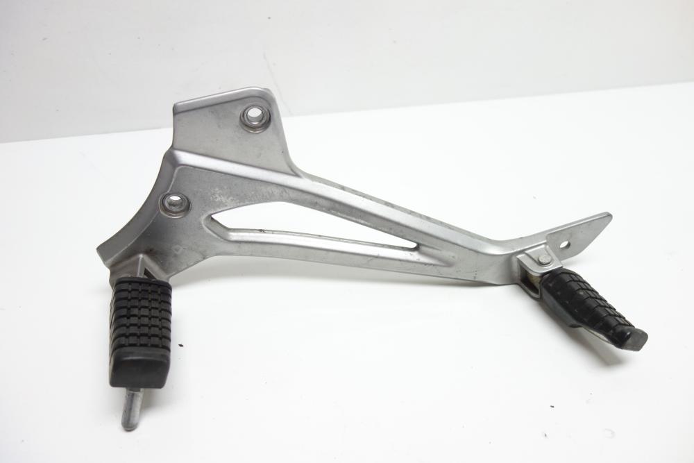 Kawasaki ER5 ER 5 Twister Fußraste Fußrastenträger links