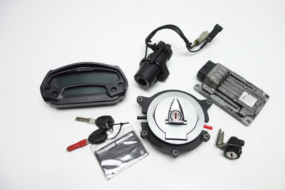 Ducati Monster 1100 Tacho Cockpit Schloss Schlossatz CDI