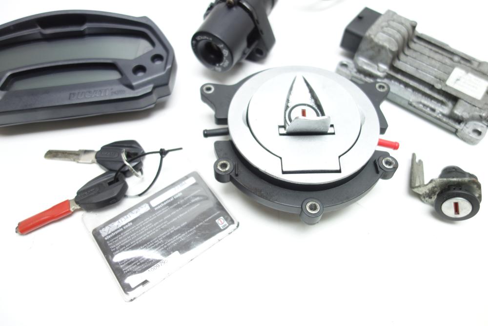 Preview: Ducati Monster 1100 Tacho Cockpit Schloss Schlossatz CDI