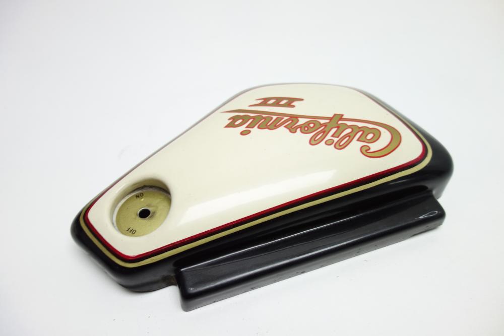Preview: Moto Guzzi California 3 1100 Seitendeckel Blende rechts