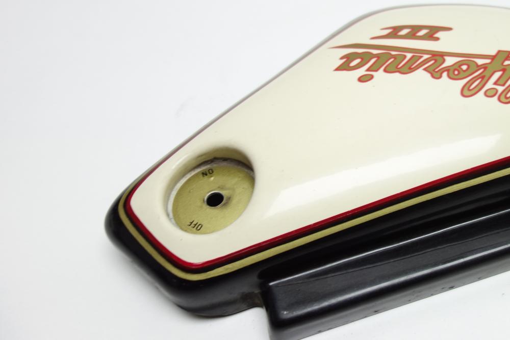 Moto Guzzi California 3 1100 Seitendeckel Blende rechts