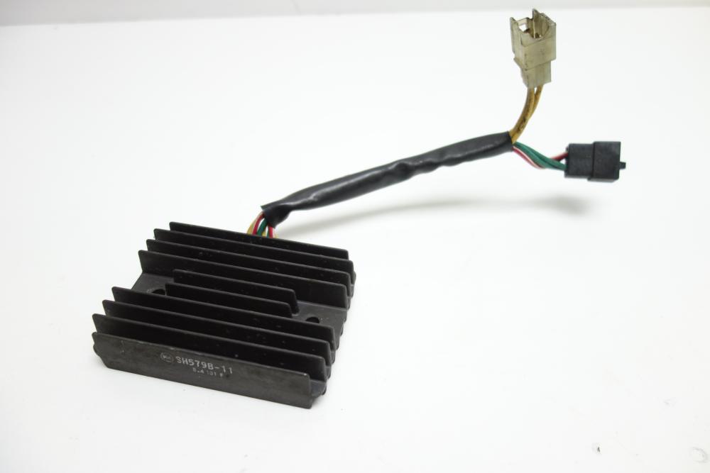 Preview: Ducati Monster 1100 Spannungsregler Gleichrichter