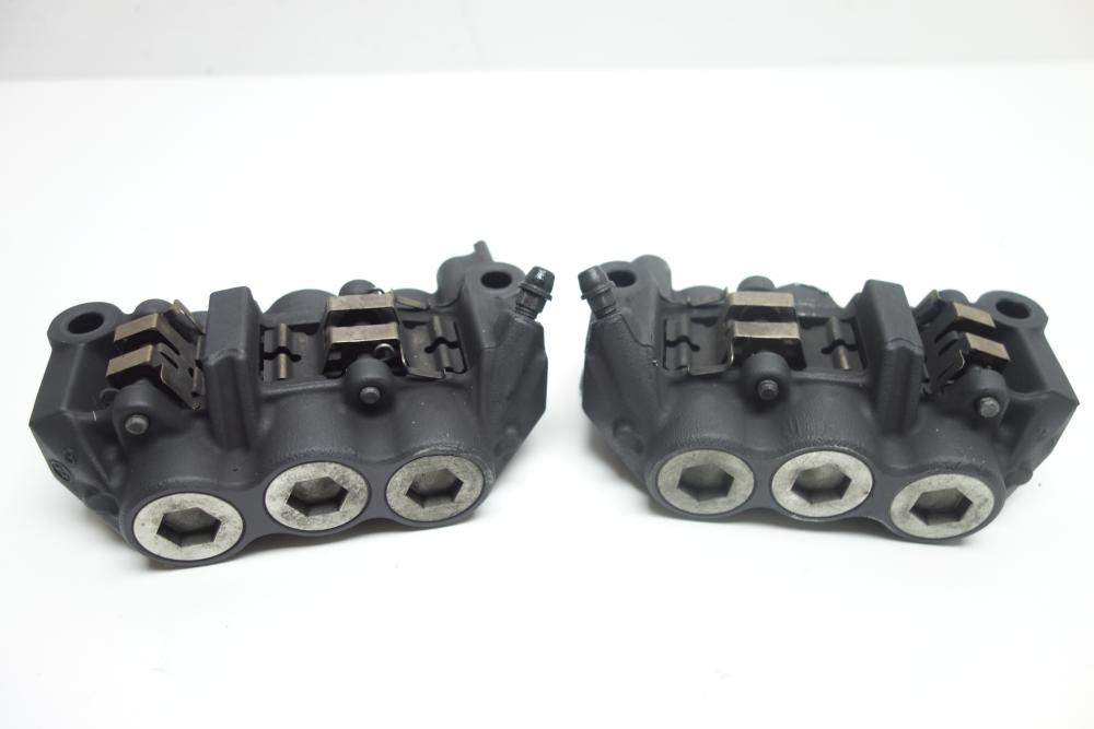 Yamaha MT01 MT 01 6 Kolben Bremssattel Bremszange vorne re li