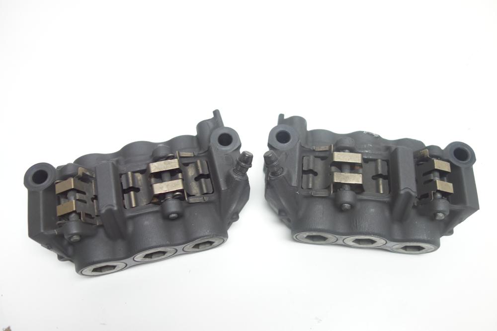 Preview: Yamaha MT01 MT 01 6 Kolben Bremssattel Bremszange vorne re li