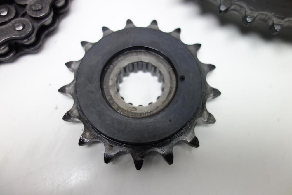 Preview: Aprilia Tuono 660 Kettensatz Kette Ritzel