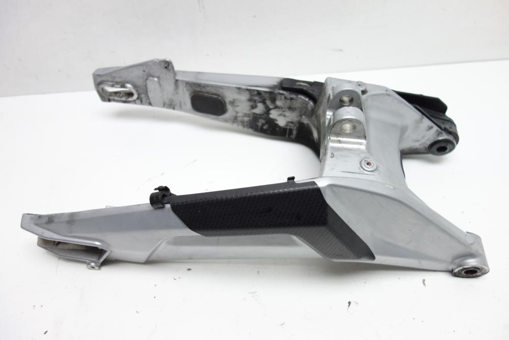 Aprilia Tuono 660 Schwinge