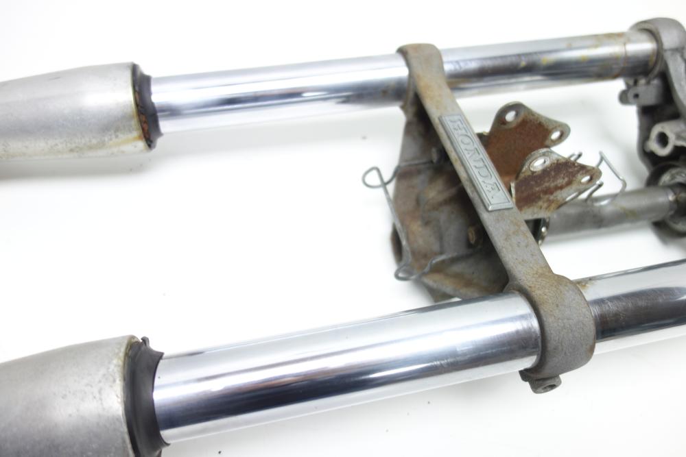 Preview: Honda VF 750 C Super Magna Gabel Gabelholm Gabelbrücke