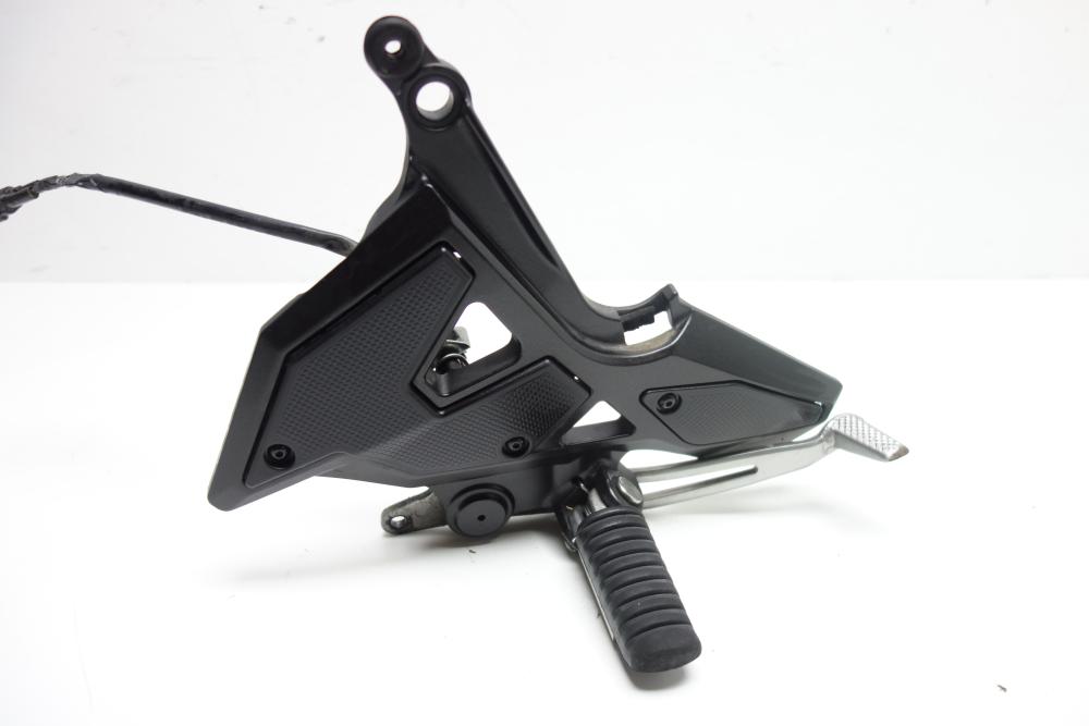 Kawasaki Versys 650 Fußrastenanlage Fußraste rechts