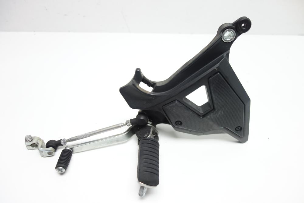 Kawasaki Versys 650 Fußraste Fußrastenanlage links Schalthebel