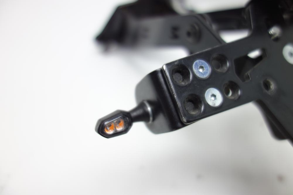 Preview: Aprilia Tuono 660 kurzer Kennzeichenhalter Miniblinker