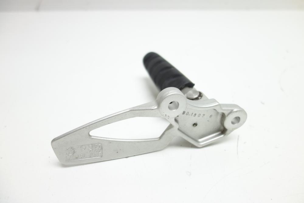 Preview: BMW R1200R R 1200 R Soziusfußraste Fußraste hinten rechts