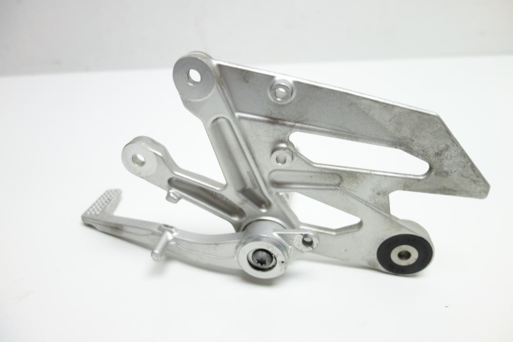 Preview: BMW S1000R S 1000 R Fußrastenanlage Fußraste rechts Bremspedal