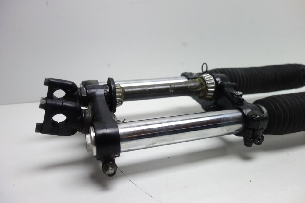 Suzuki DR 650 RSE Gabel Gabelholm Gabelbrücke
