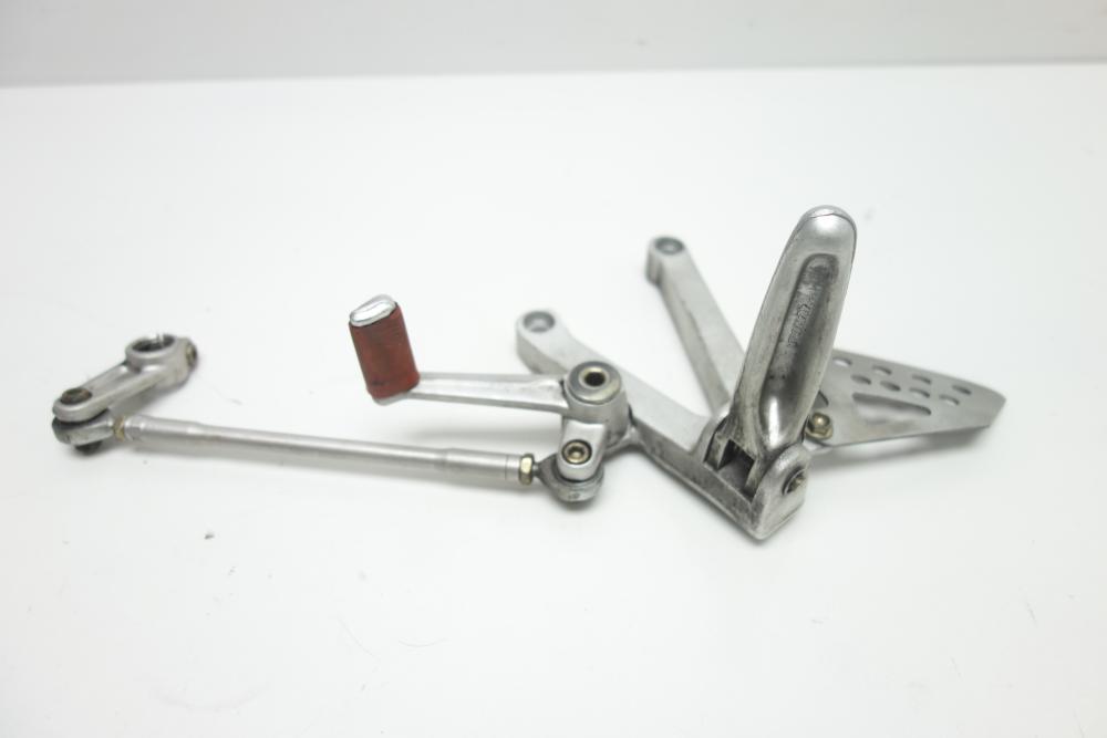 Preview: Ducati 1000 SS Supersport Fußrastenanlage Fußraste links Hebel