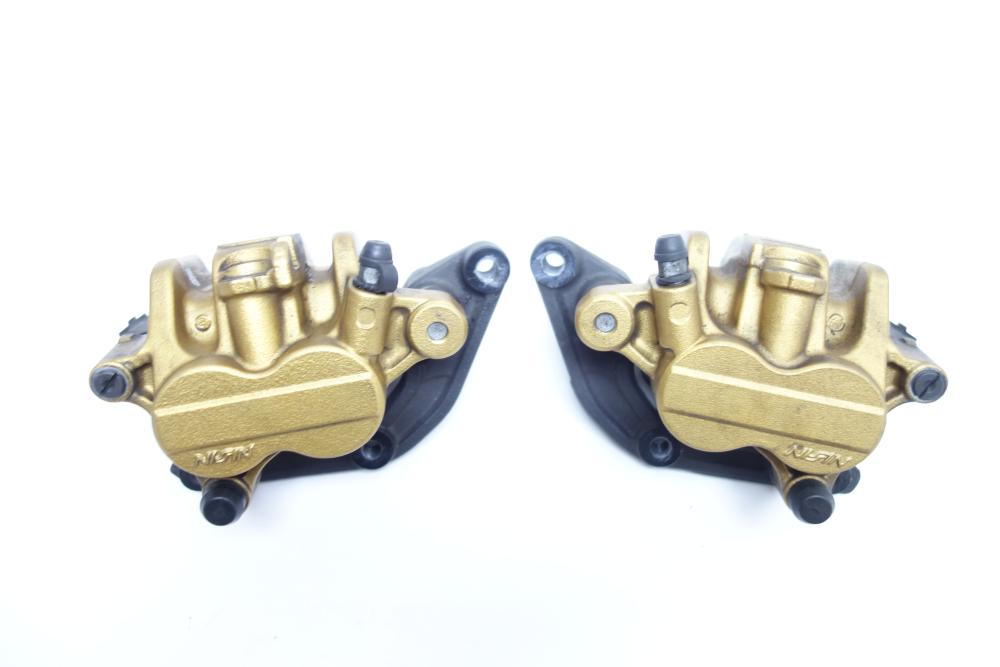 Triumph Street Triple 675 Bremssattel Bremszange vorne re li