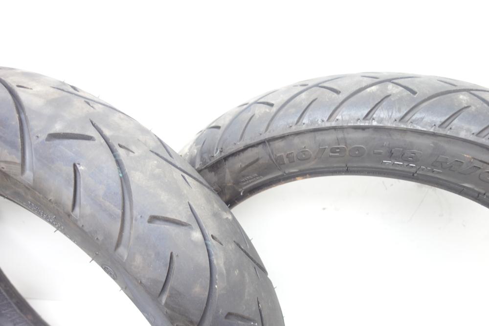 Preview: Metzeler Marathon Ultra 110/90-18 140/80 B17 Moto Guzzi Jackal
