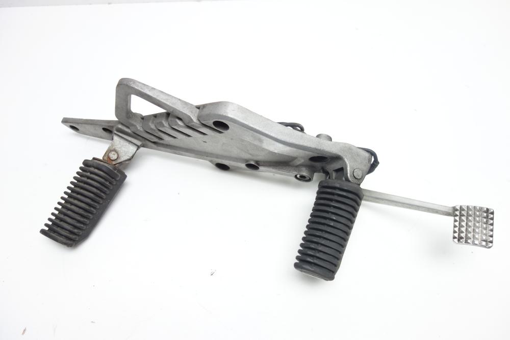 Preview: BMW K100RS K 100 RS Fußraste Fußrastenanlage rechts Bremspedal