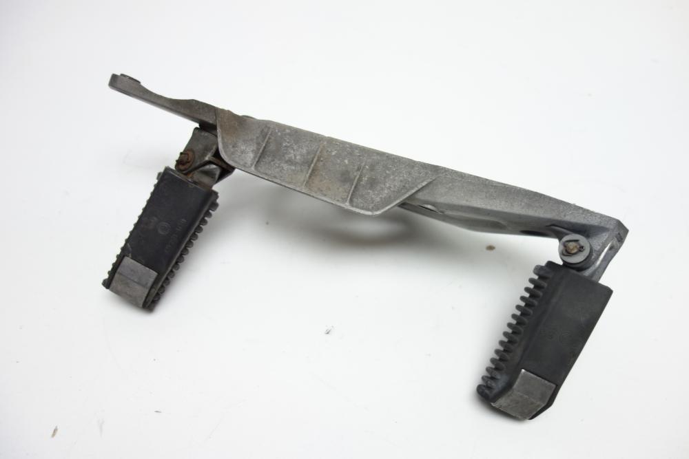 Preview: BMW K100RS K 100 RS Fußraste Fußrastenanlage links