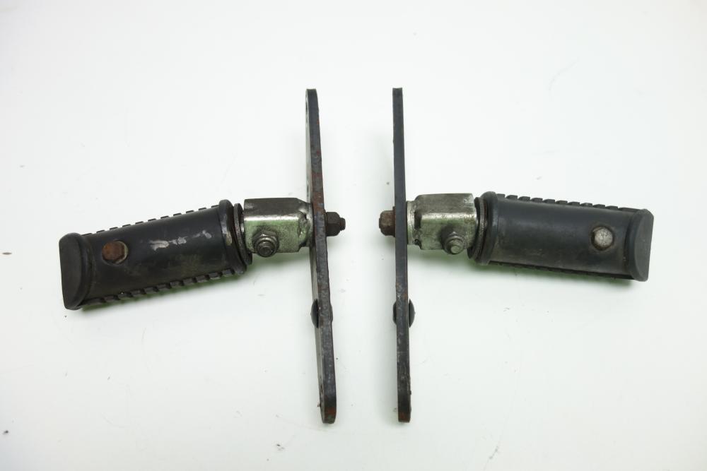 Preview: Moto Guzzi Jackal 1100 Soziusfußraste Fußraste hinten re li