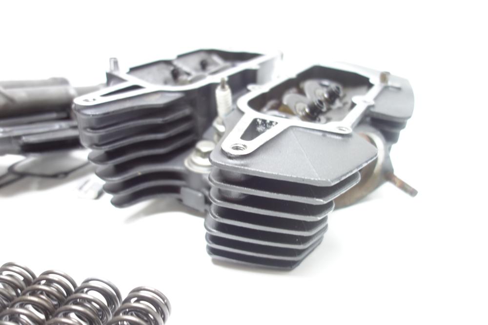 Preview: Yamaha MT01 MT 01 Zylinderkopf Kipphebel Ventile vorne