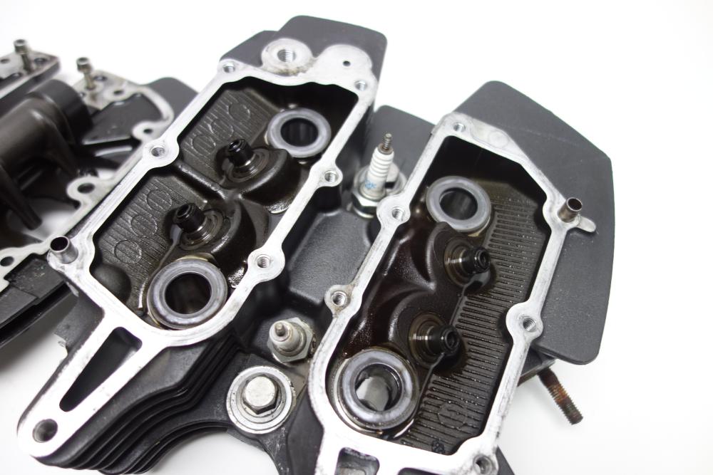 Preview: Yamaha MT01 MT 01 Zylinderkopf Kipphebel Ventile vorne