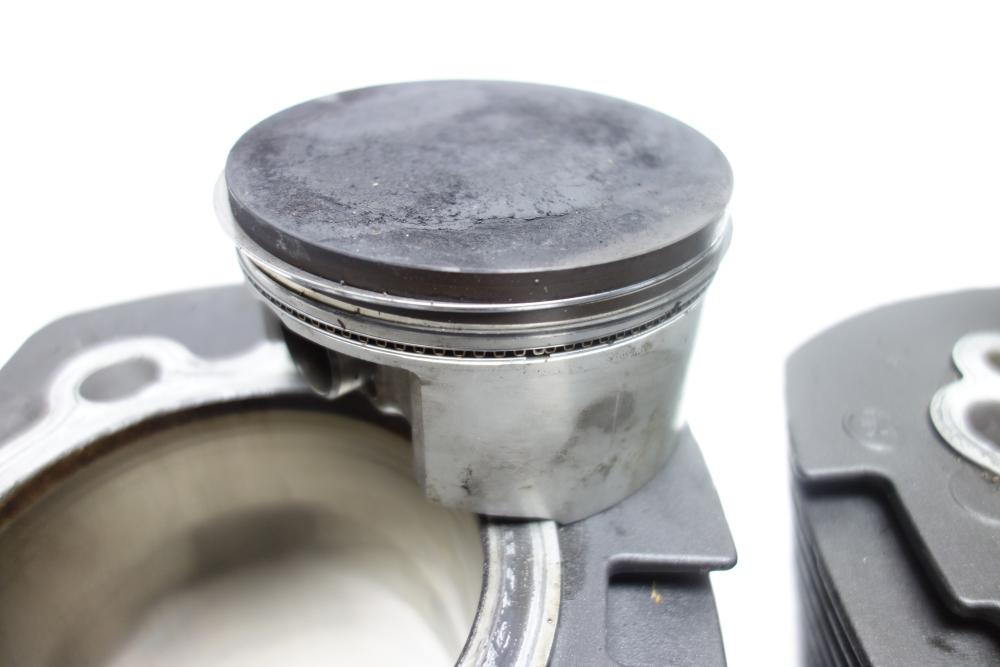 Preview: Yamaha MT01 MT 01 Zylinder Kolben vorne hinten