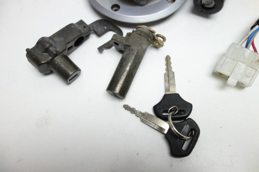 Preview: Kawasaki ER5 ER 5 Twister Schloss Schlosssatz Tankdeckel