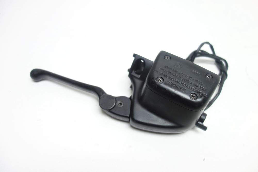 BMW R1100S R 1100 S Bremspumpe Bremszylinder vorne